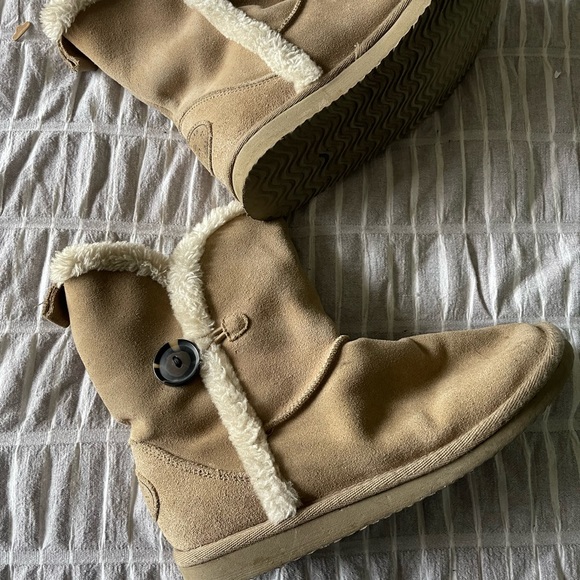 American Eagle Outfitters Shoes - Tan American Eagle Ankle Booties